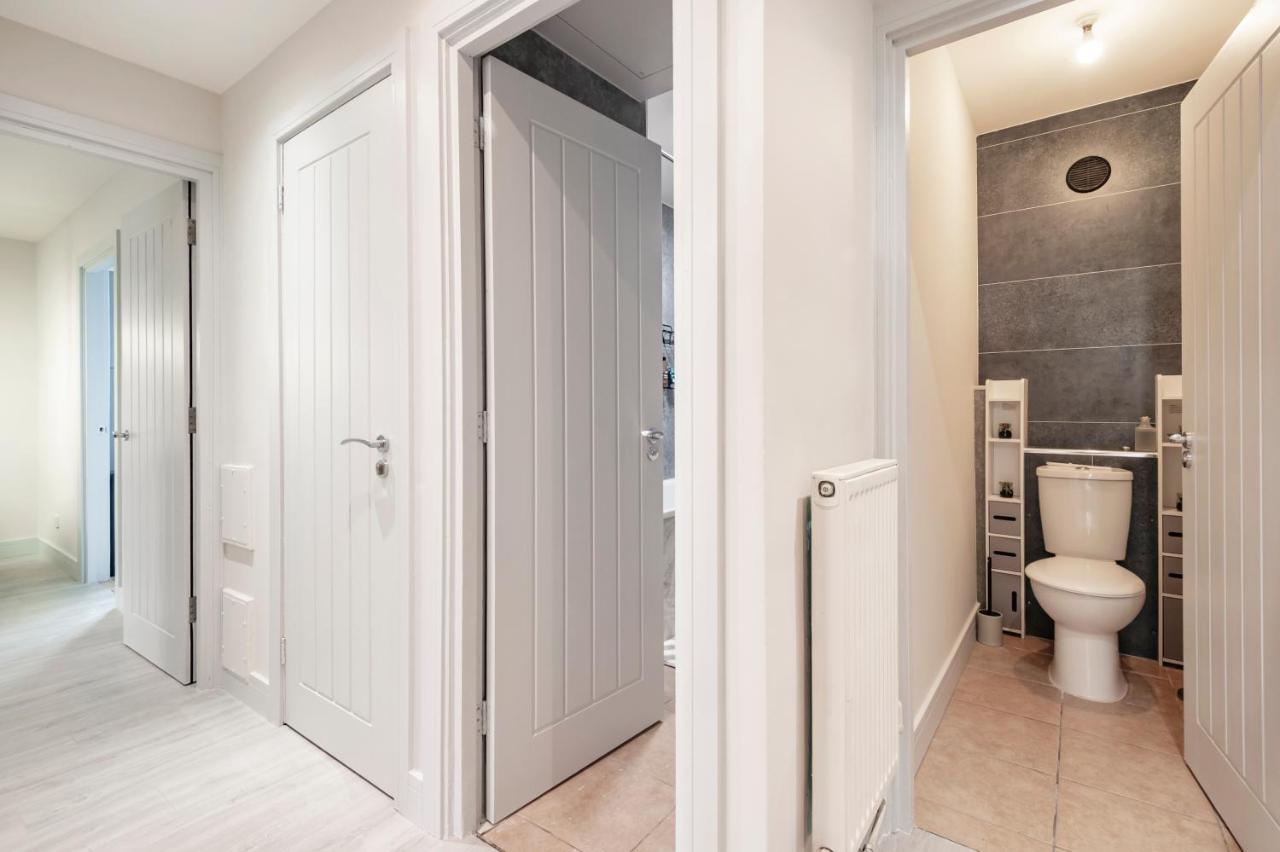 Lovely 4 Bedroom Flat In Wandsworth- London Exterior foto